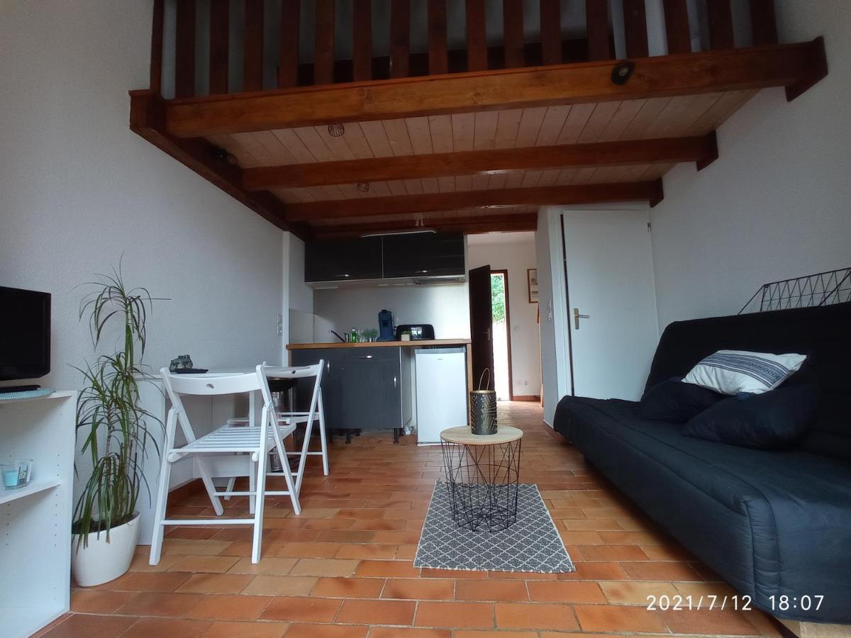 Maisonnette En Residence Avec Piscine Et Tennis Saint-Vallier-de-Thiey Exterior photo
